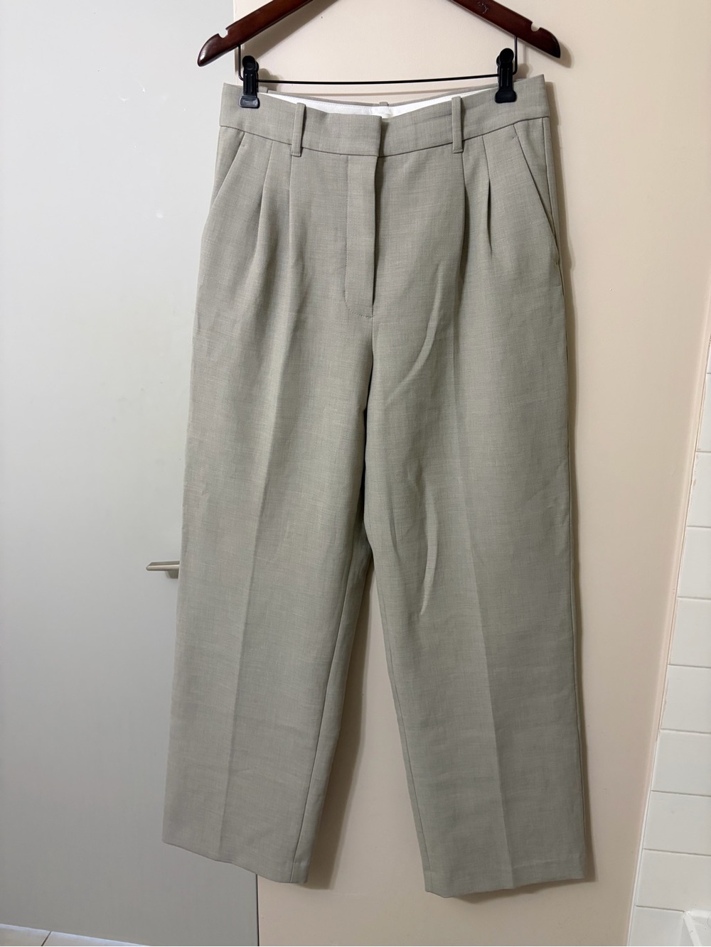 Aritzia Effortless Trousers in Heather Ashen